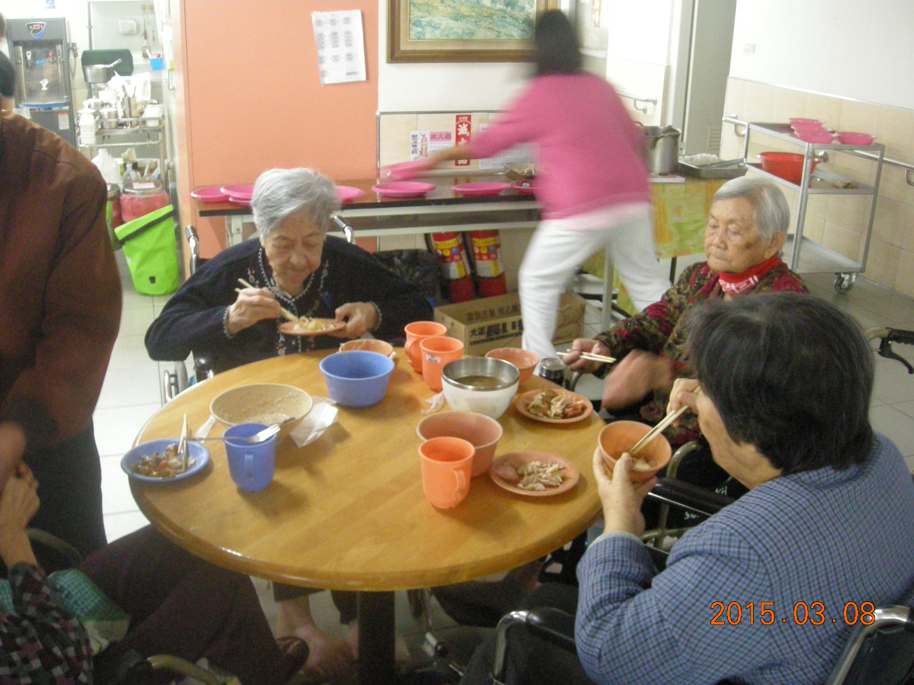 104年度02月「新年歲末聯誼慶祝活動」–活動照片圖片